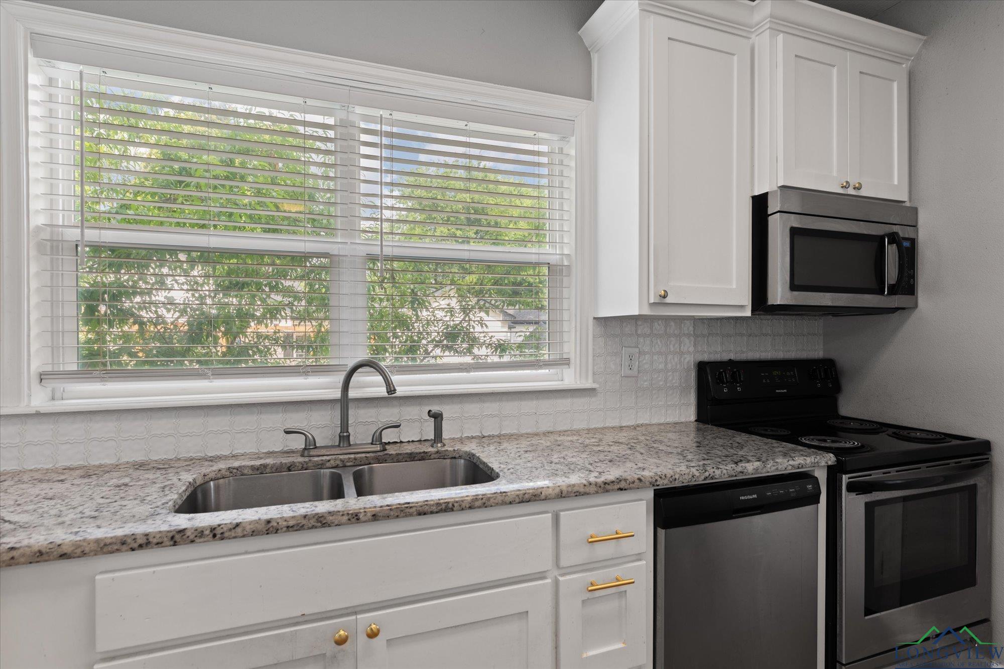 513 E Young, Longview, Texas image 18