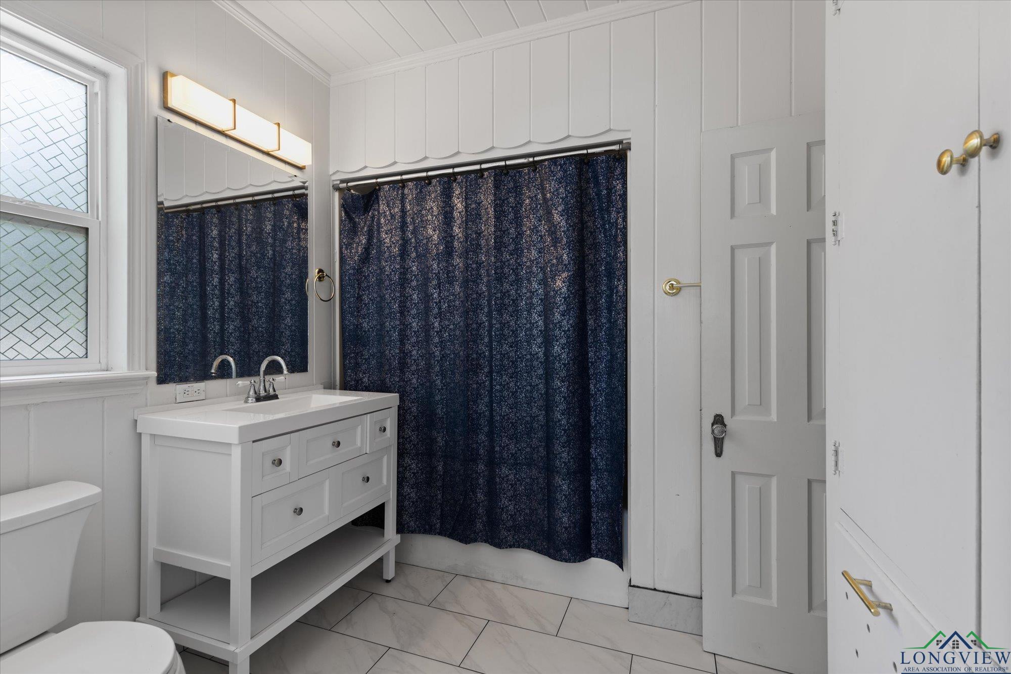 513 E Young, Longview, Texas image 35
