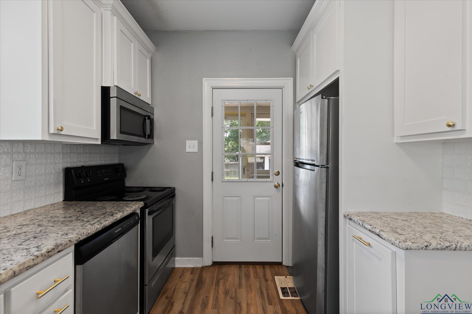 513 E Young, Longview, Texas image 19