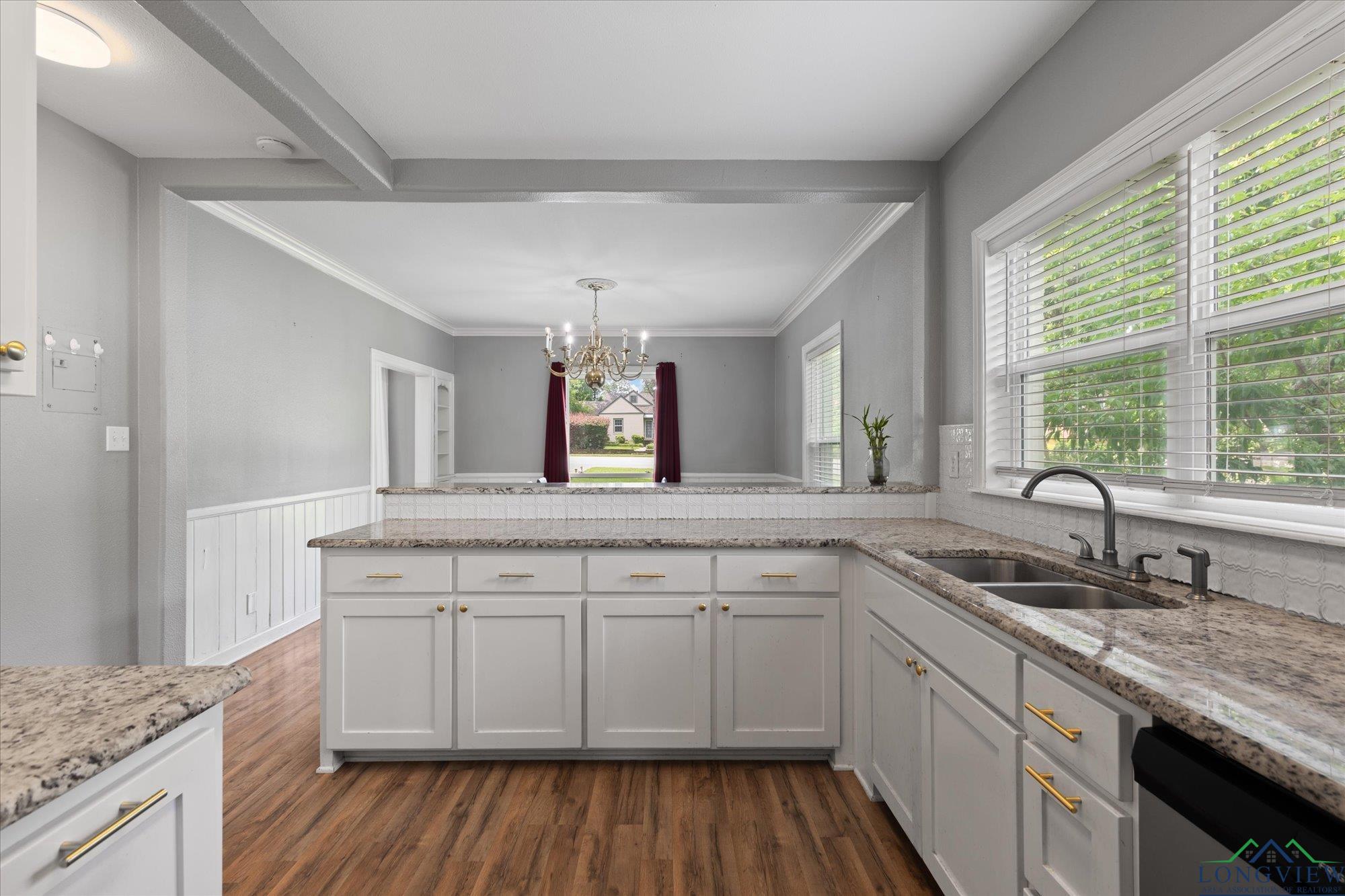 513 E Young, Longview, Texas image 20