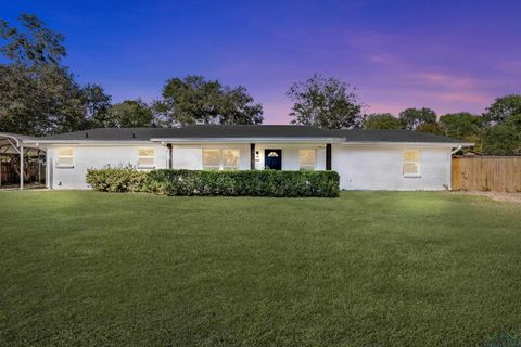 A home in Gladewater