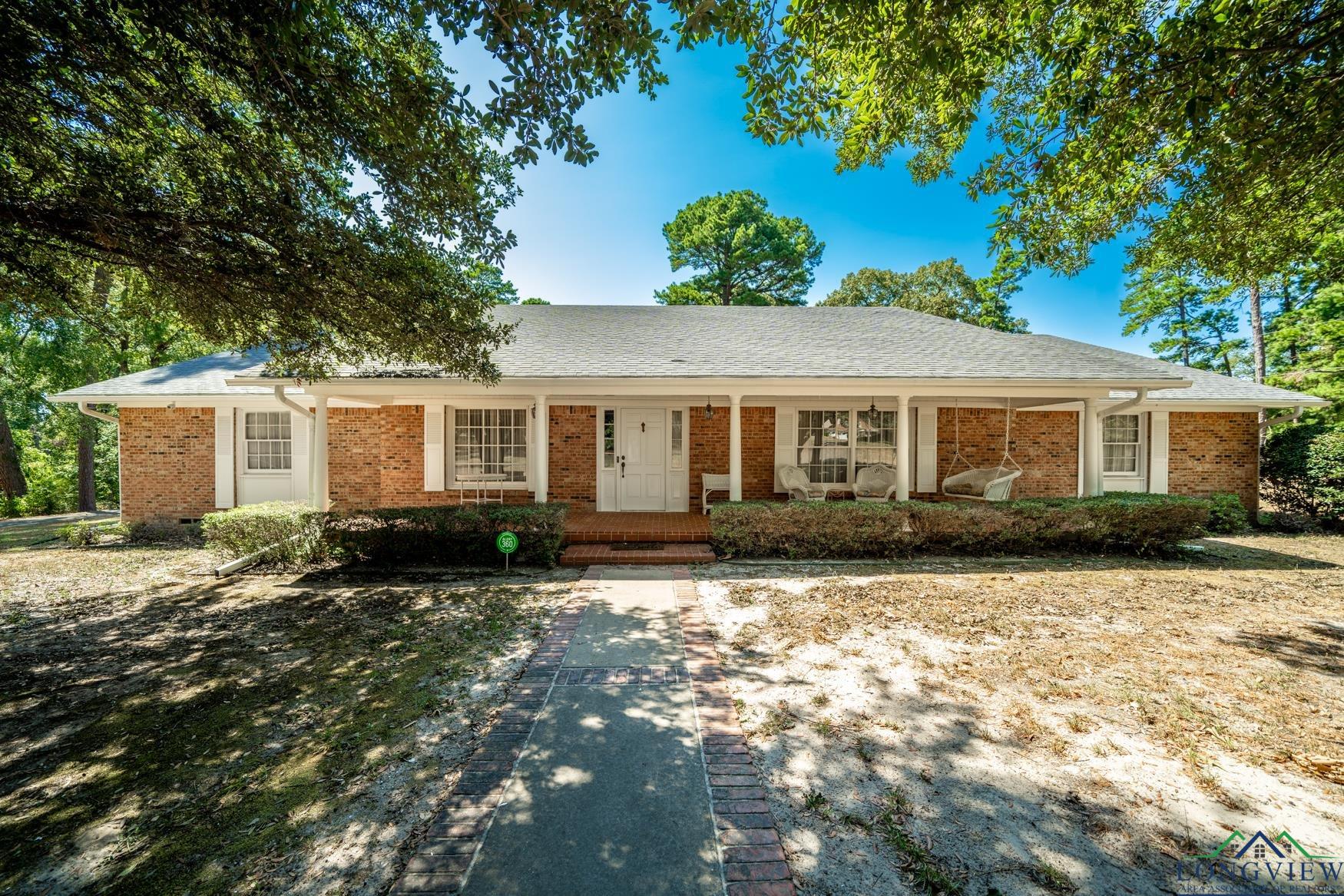 1318 Greenway Street, Gilmer, Texas image 1