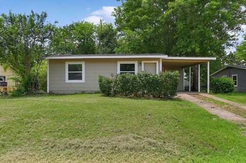 Homes For Sale - 327 Randolph St<br/> Morris County, Lone Star, TX 75668