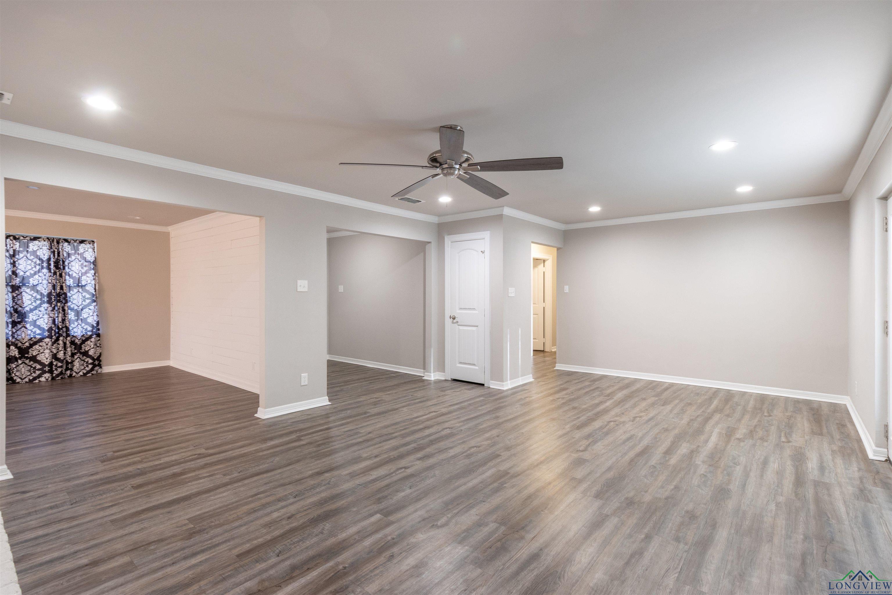 102 N Joann St, White Oak, Texas image 7