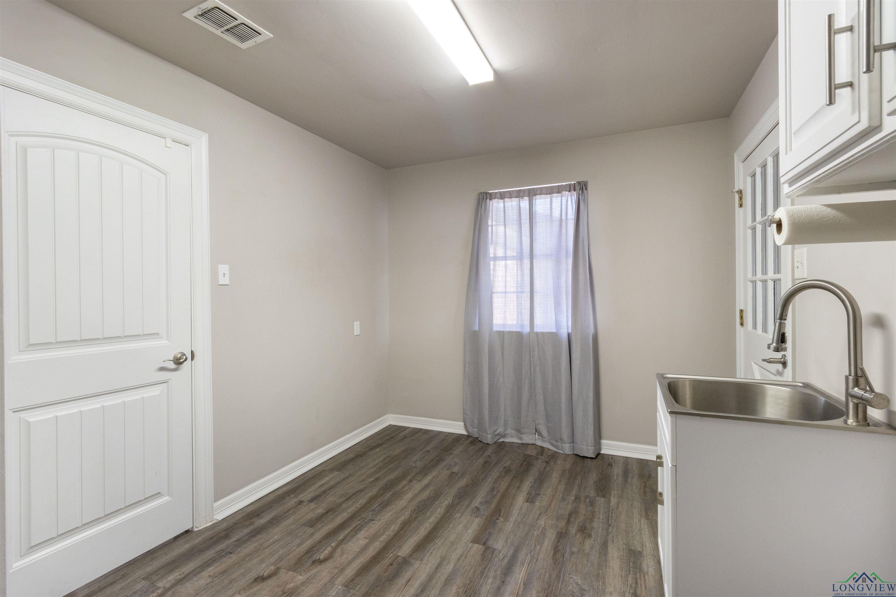 102 N Joann St, White Oak, Texas image 19