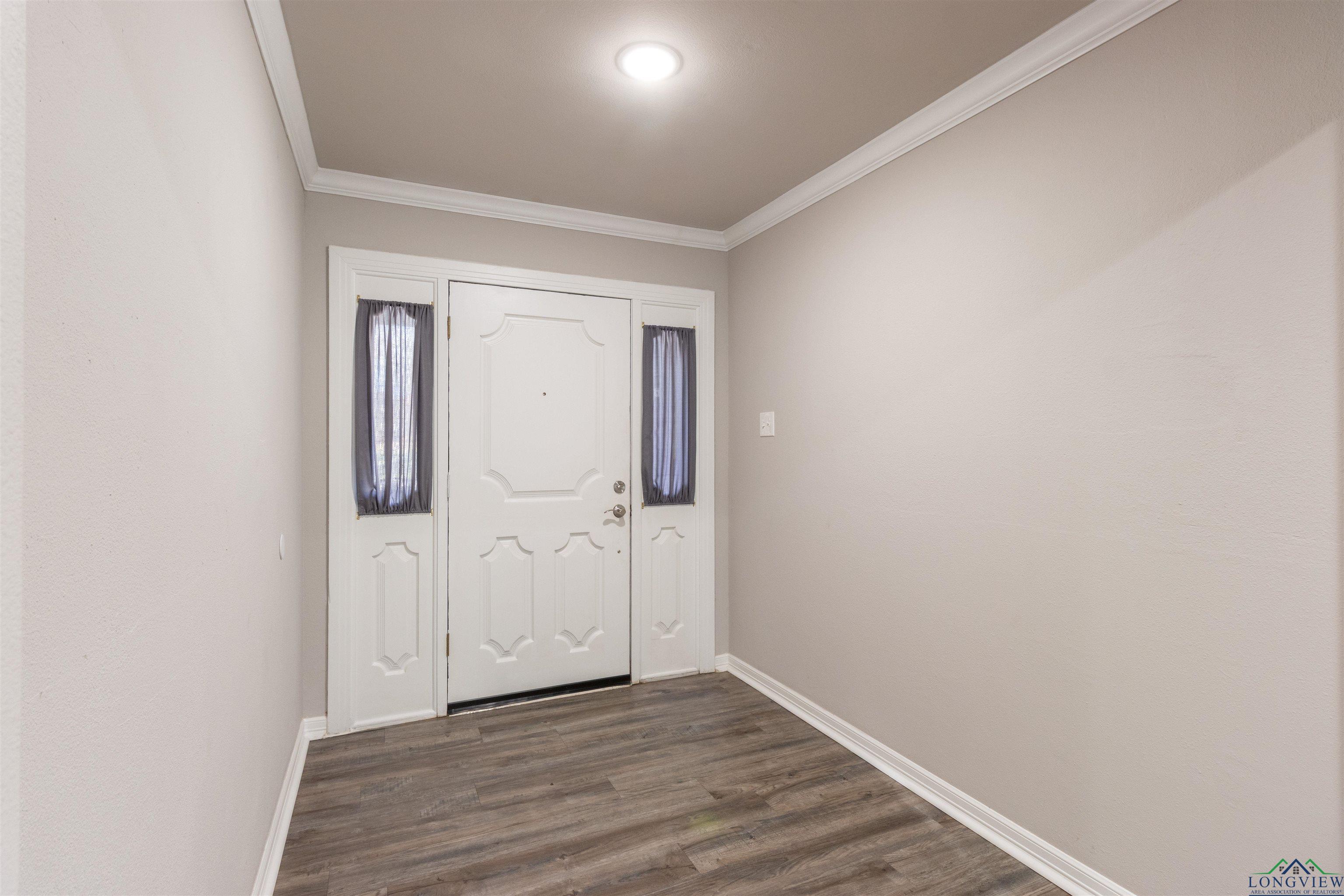 102 N Joann St, White Oak, Texas image 4