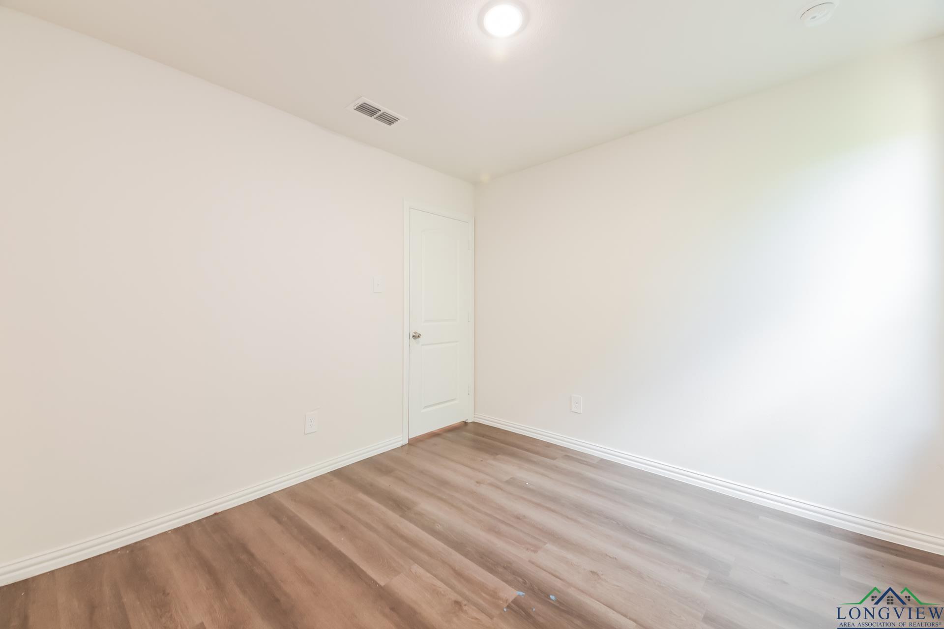 801 W Walnut St, Longview, Texas image 14