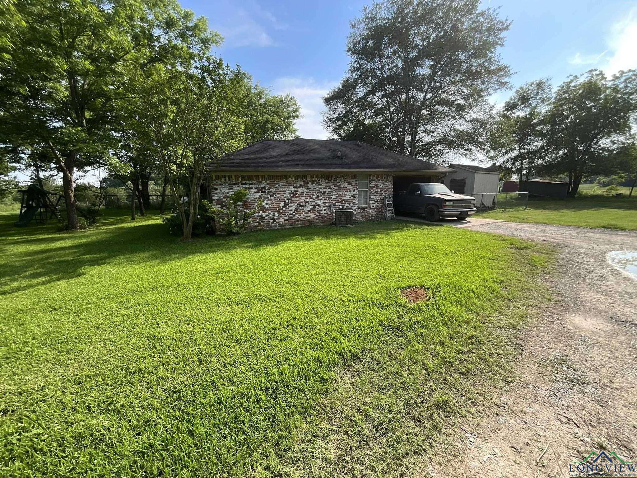 714 County Rd 4249, De Kalb, Texas image 3