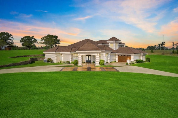 989 MUSTANG DR, LONGVIEW, TX 75605 - Image 16bae054967a7e65621d34b0f6d2f2c0/3760173044