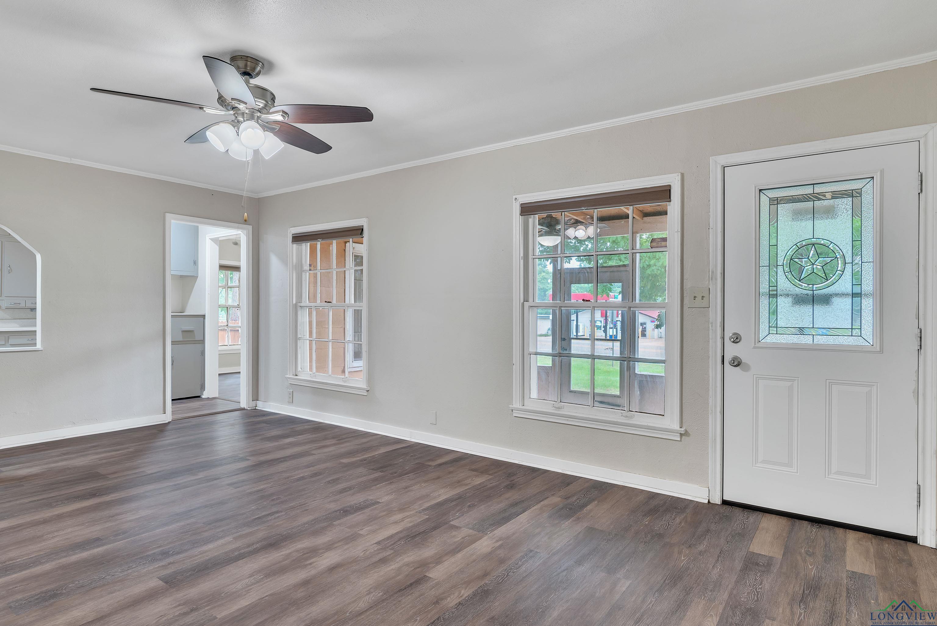 1001 N Main Street, Winnsboro, Texas image 3