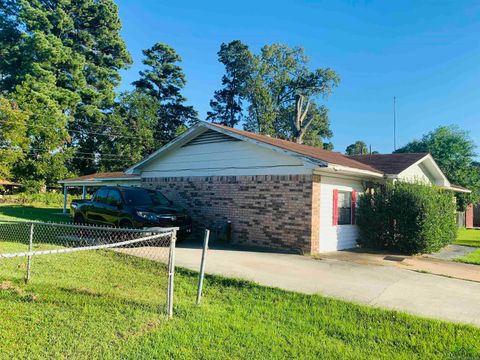 A home in Texarkana