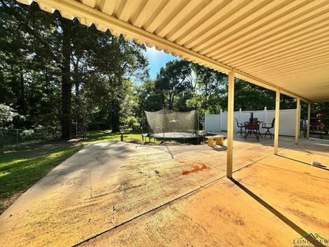 A home in Gladewater