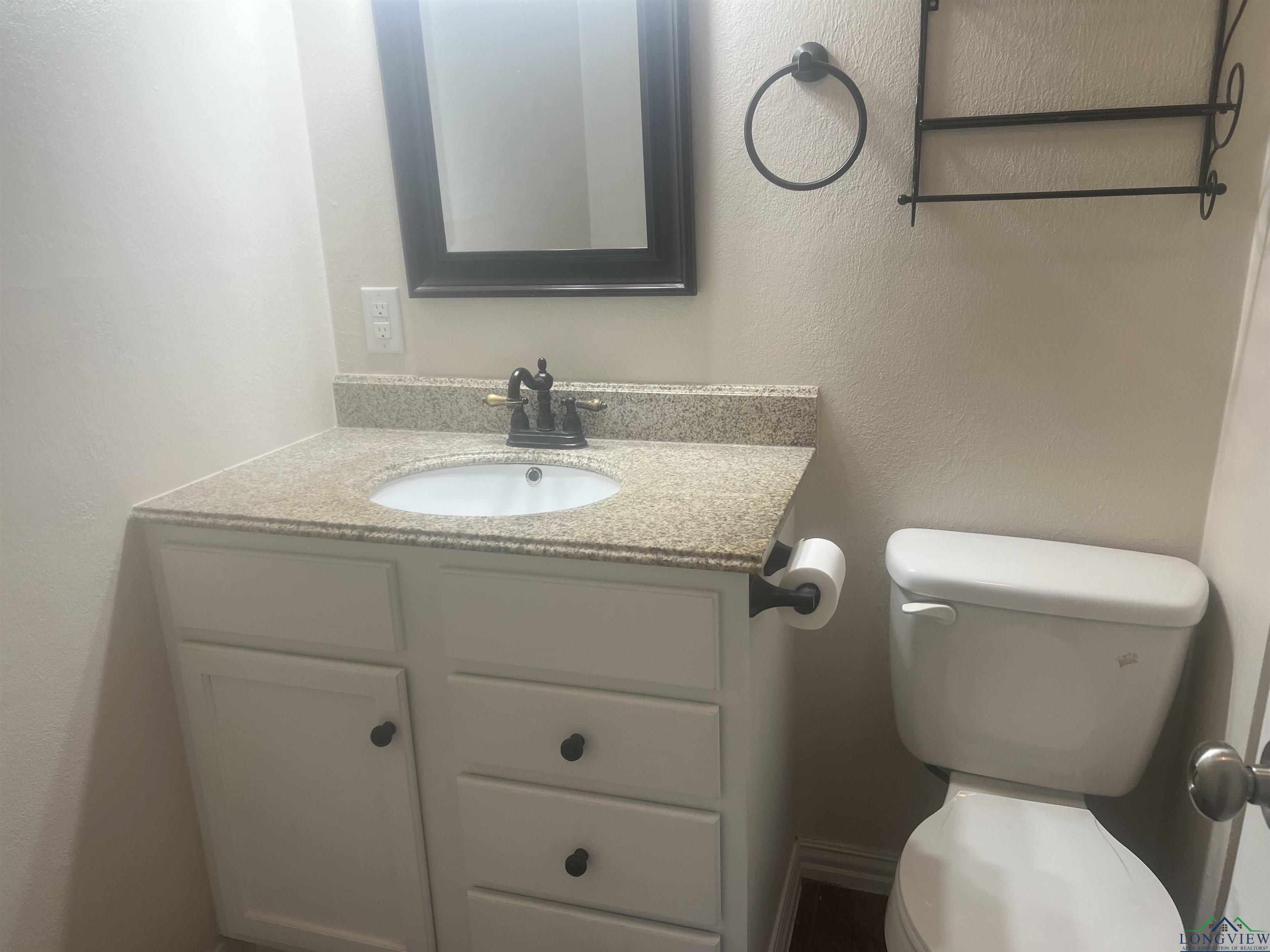 4303 Idylwild Ter, Marshall, Texas image 11