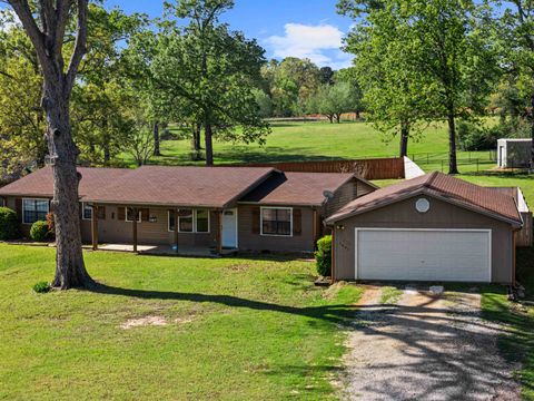 Homes For Sale - 1641 W Lake Gladewater Dr<br/> Gladewater, TX 75647