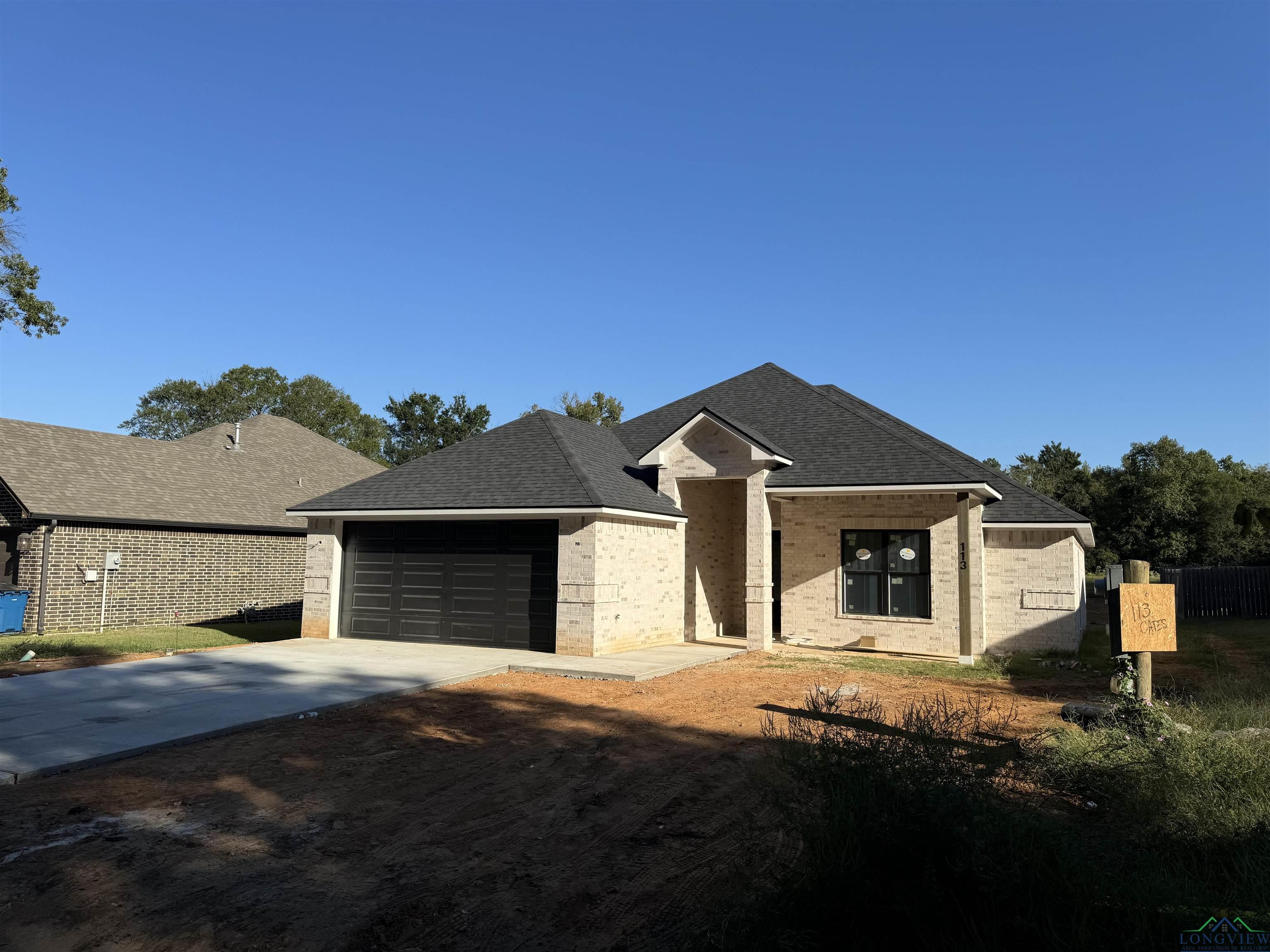 113 Cates Lane, White Oak, Texas image 1