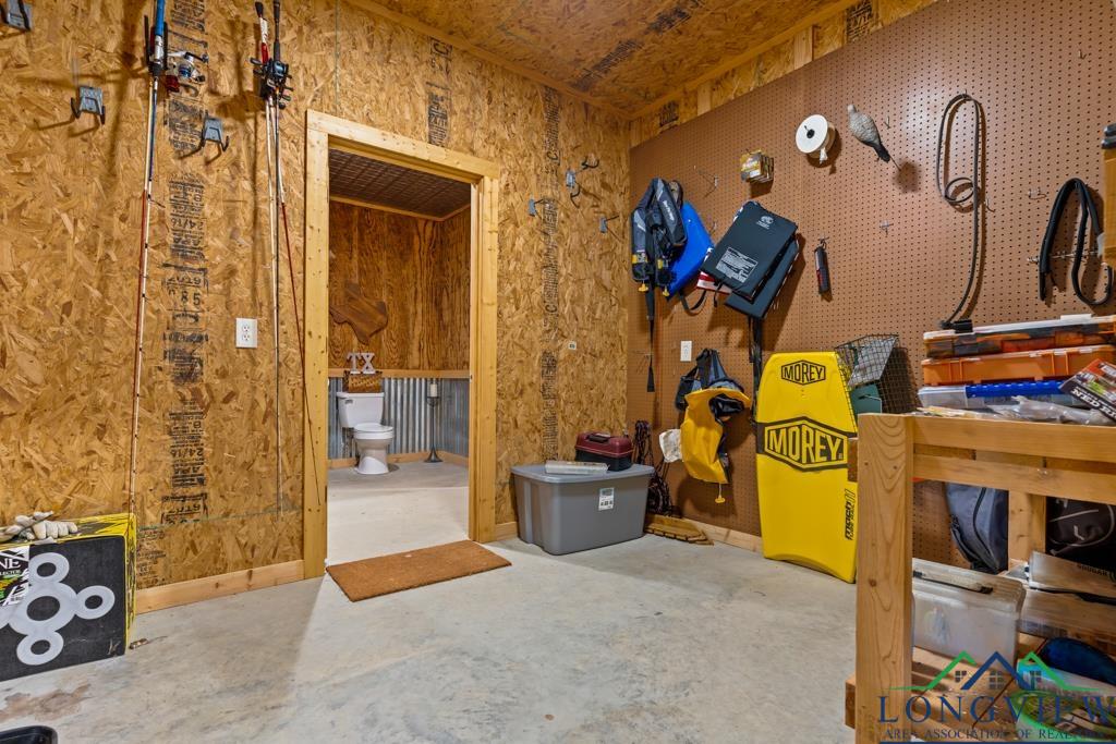 6056 Bobwhite Road, Gilmer, Texas image 43