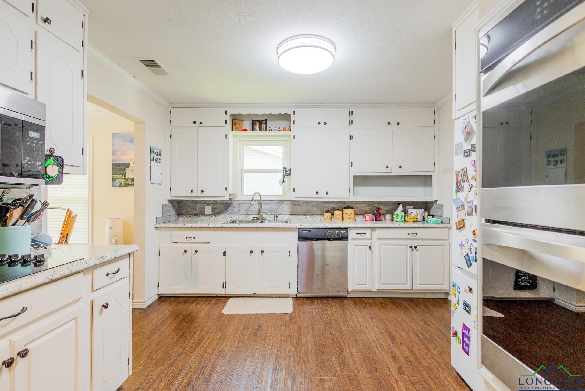 500 W Jasper Dr, Marshall, Texas image 2