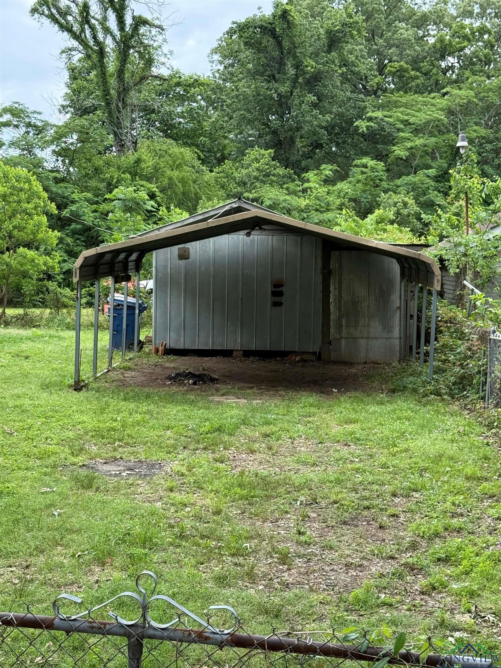 240 SW Cross Place, Avinger, Texas image 4
