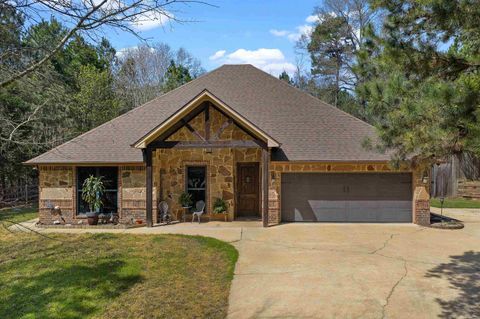 Homes For Sale - 140 Winky Ln<br/> Diana, TX 75640