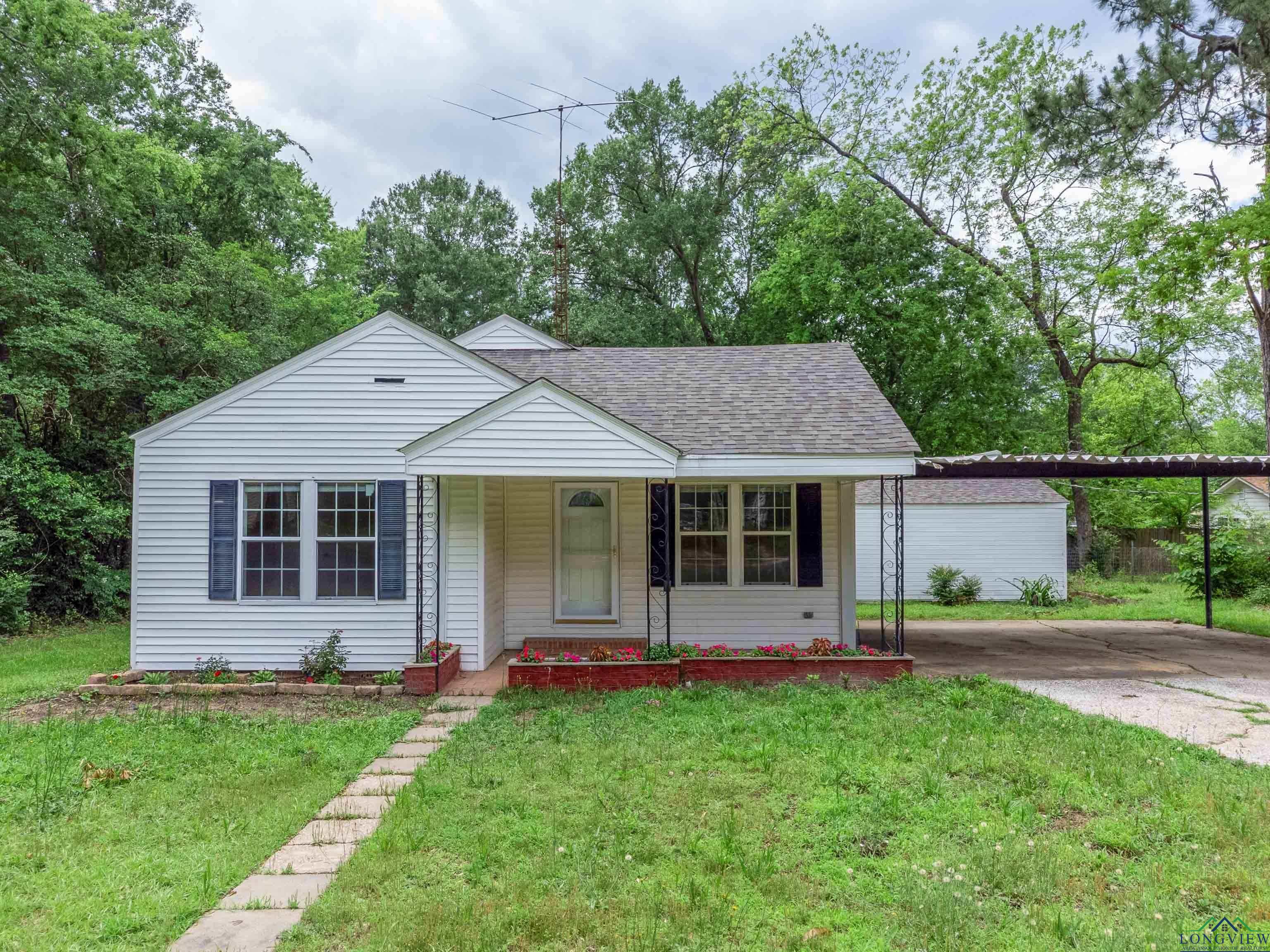 215 S Sidney St, Longview, Texas image 1