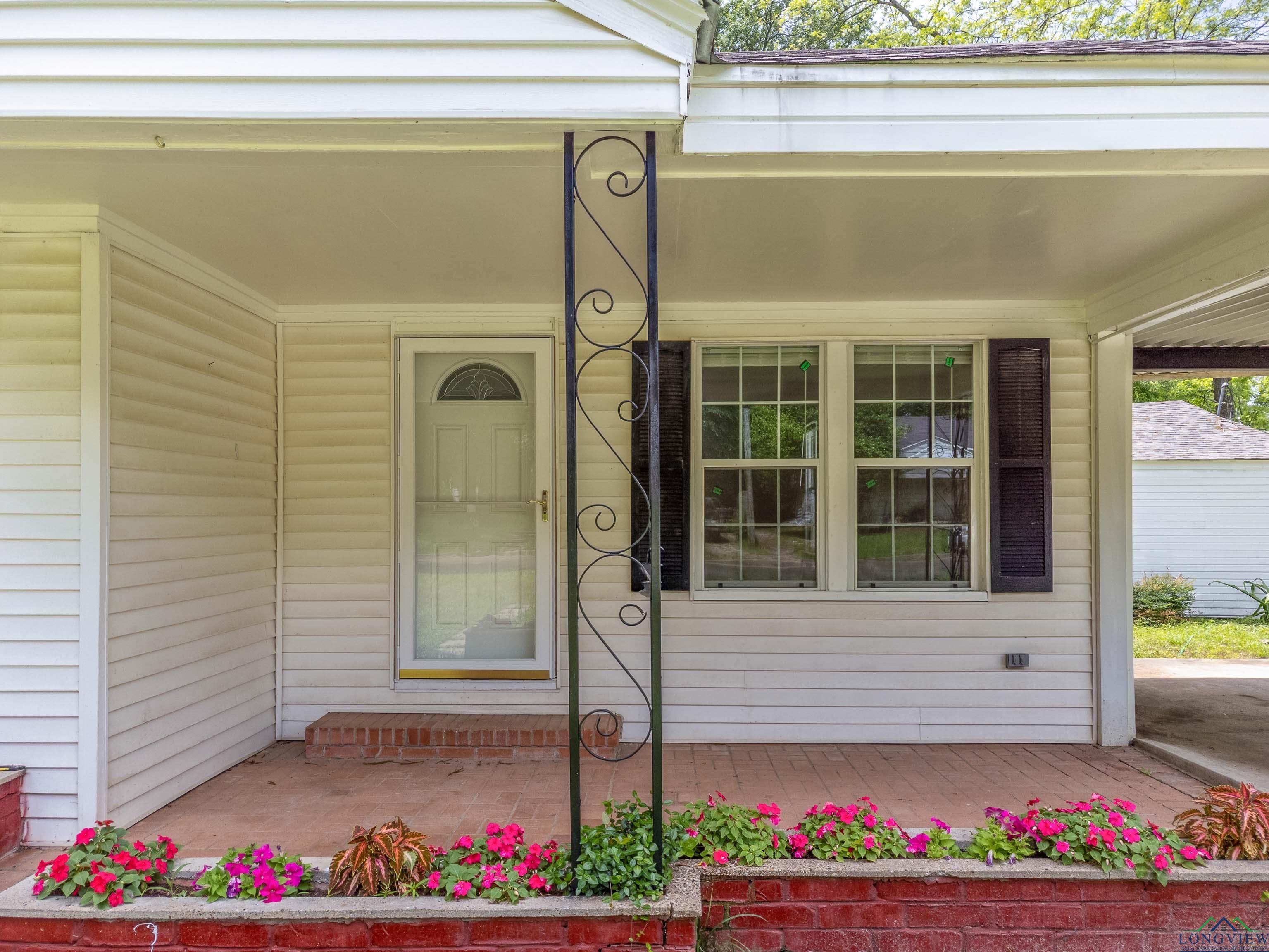 215 S Sidney St, Longview, Texas image 2