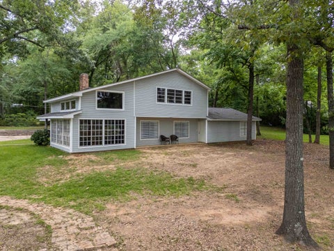 Homes For Sale - 208 W Lake Devernia Rd<br/> Longview, TX 75604