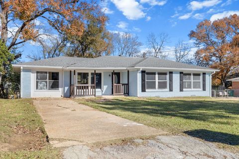 Homes For Sale - 122 Brierwood Dr<br/> Palestine, TX 75801