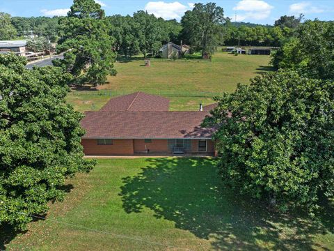 Homes For Sale - 306 W Harrison St<br/> Mount Enterprise, TX 75681