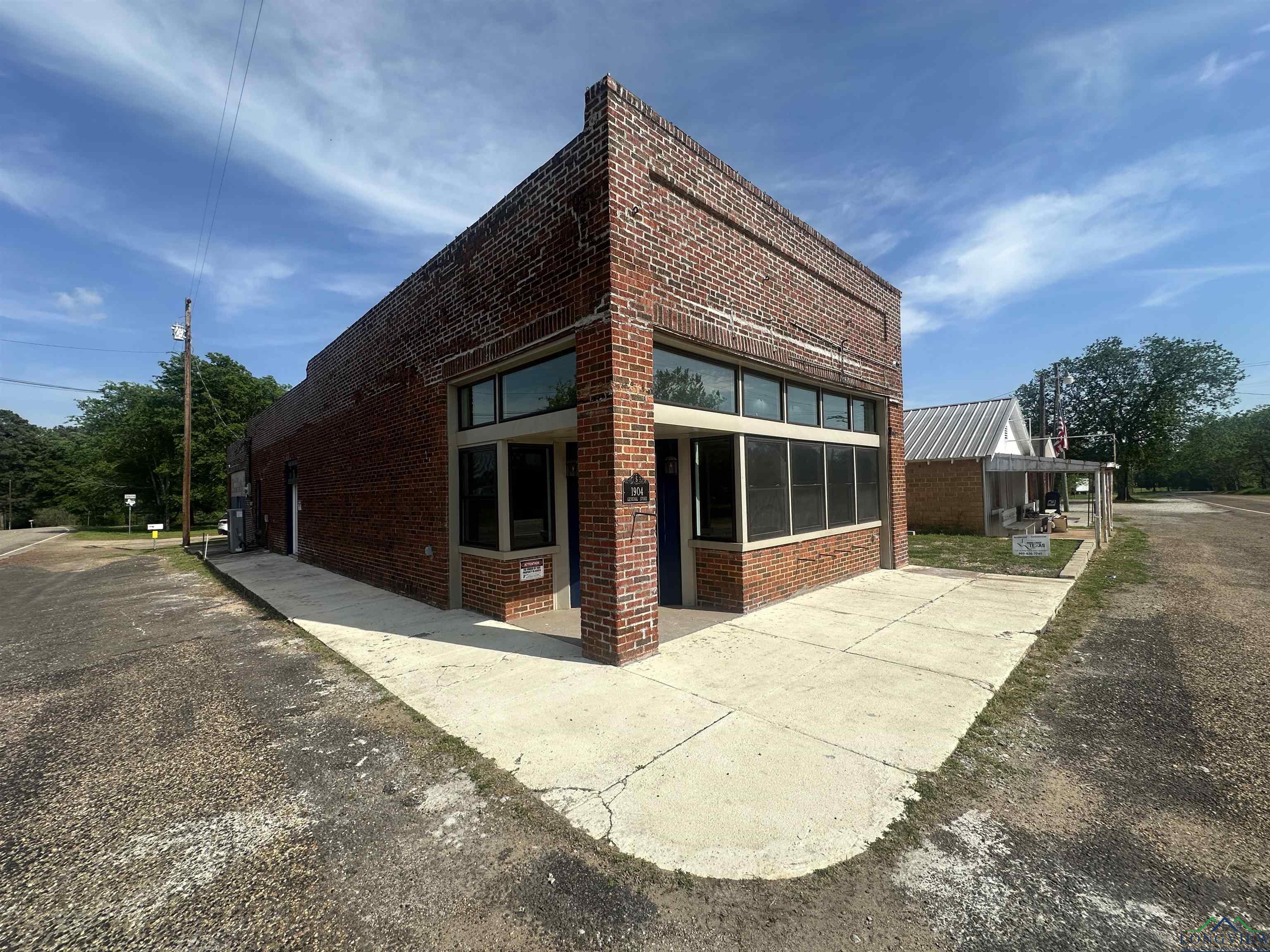 100 Central Avenue, Marietta, Texas image 1