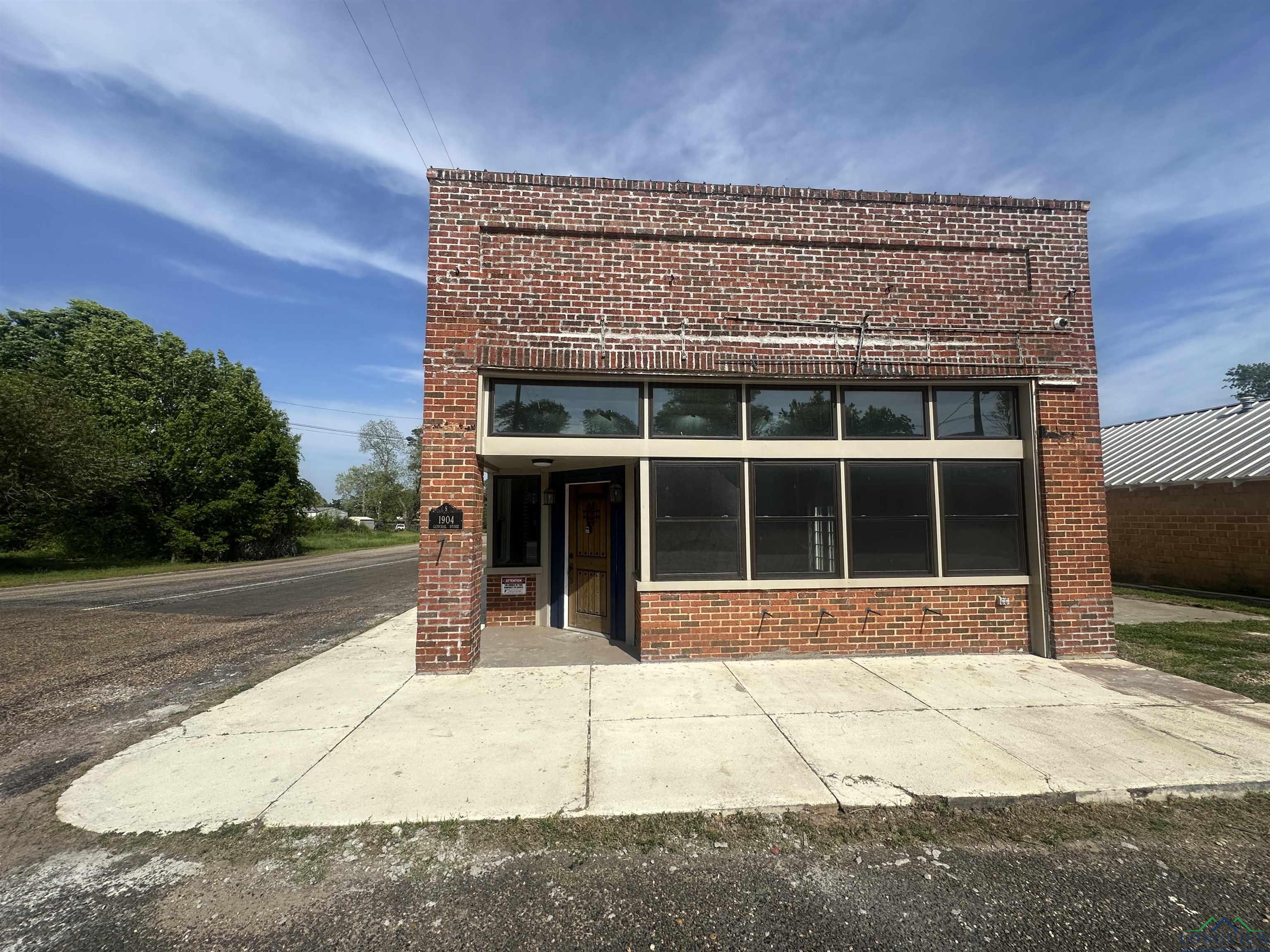 100 Central Avenue, Marietta, Texas image 2