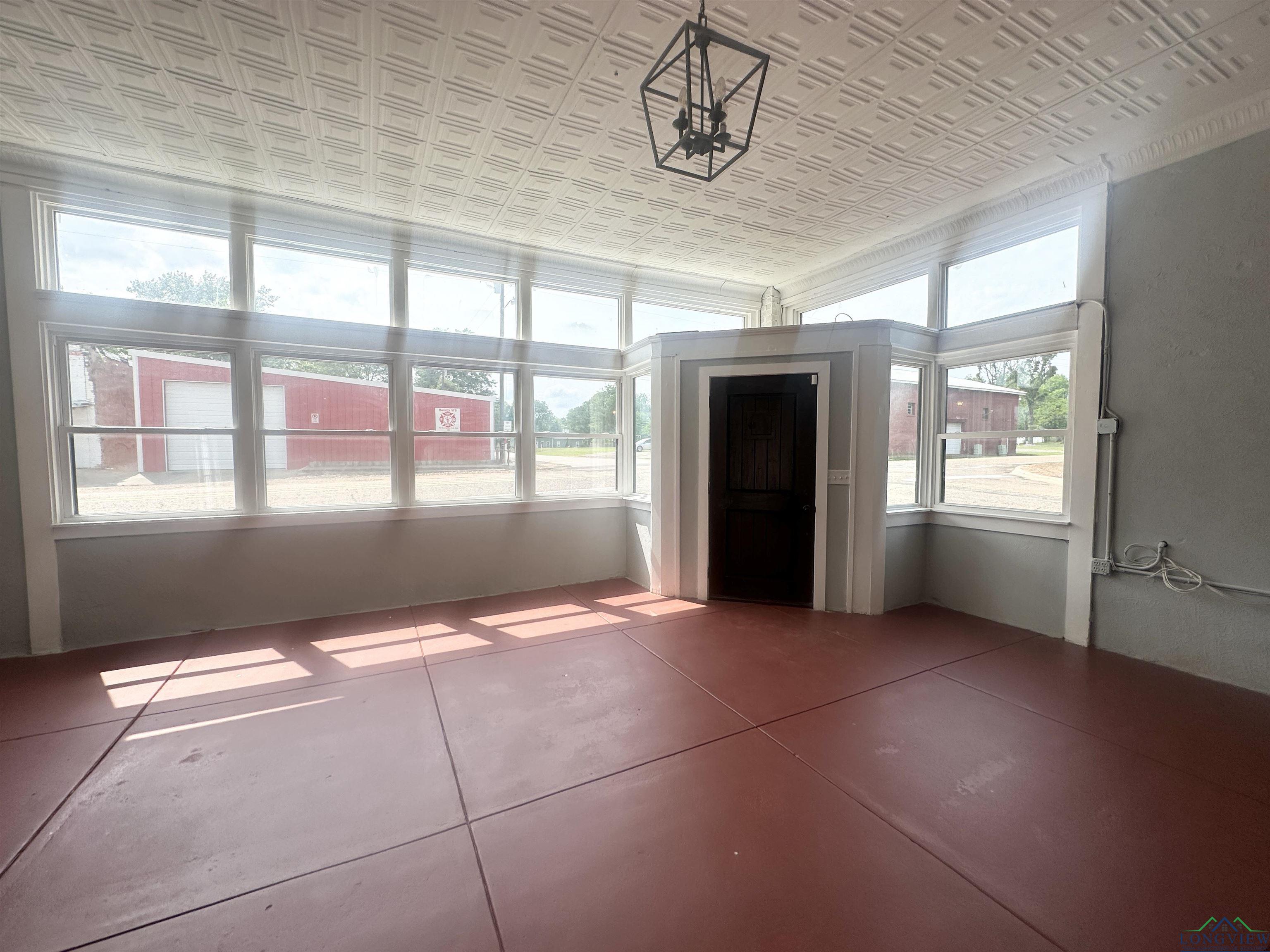 100 Central Avenue, Marietta, Texas image 5