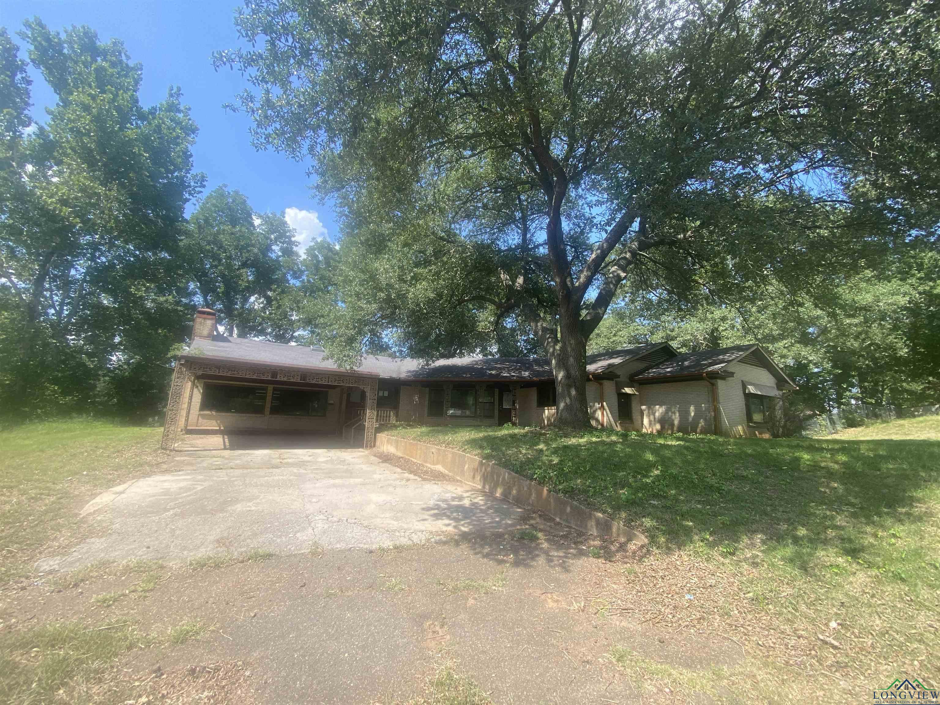 38 Wingwood Terrace, Marshall, Texas image 1