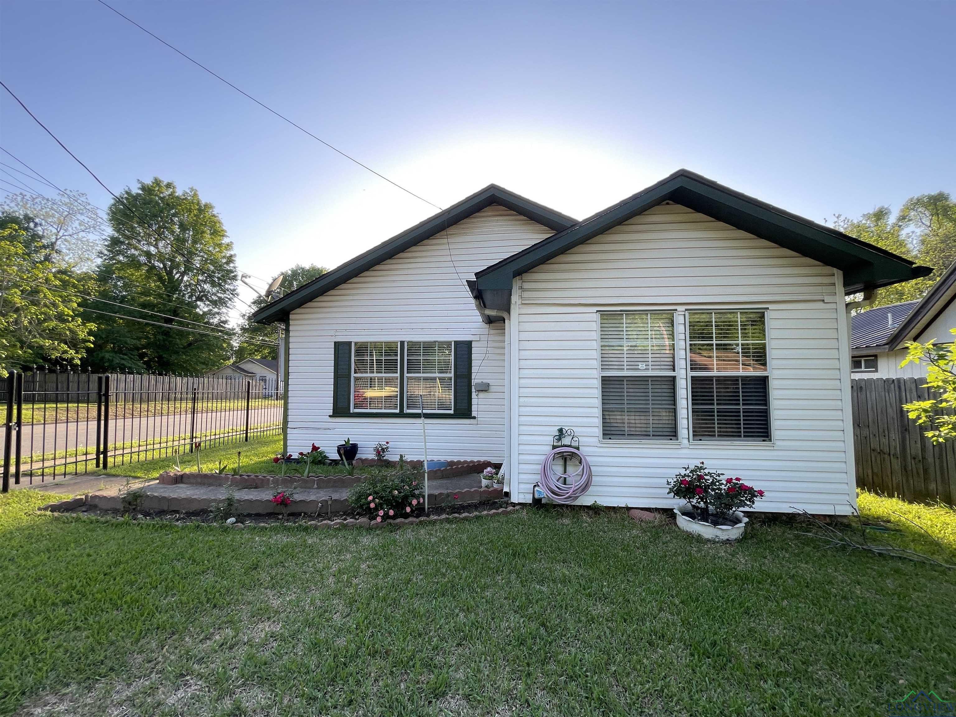 1715 Holly St, Longview, Texas image 1