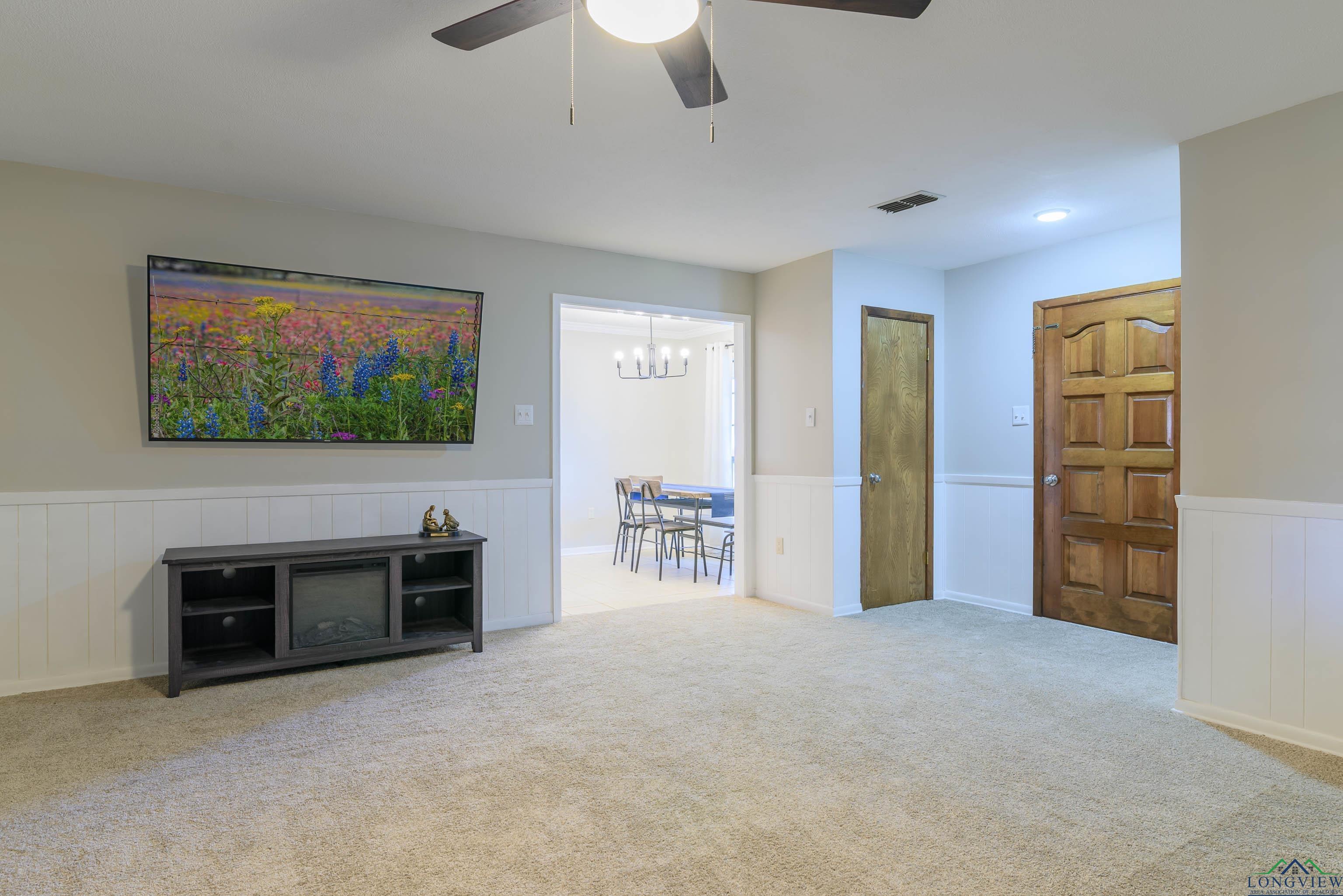 201 Casca, Hallsville, Texas image 4