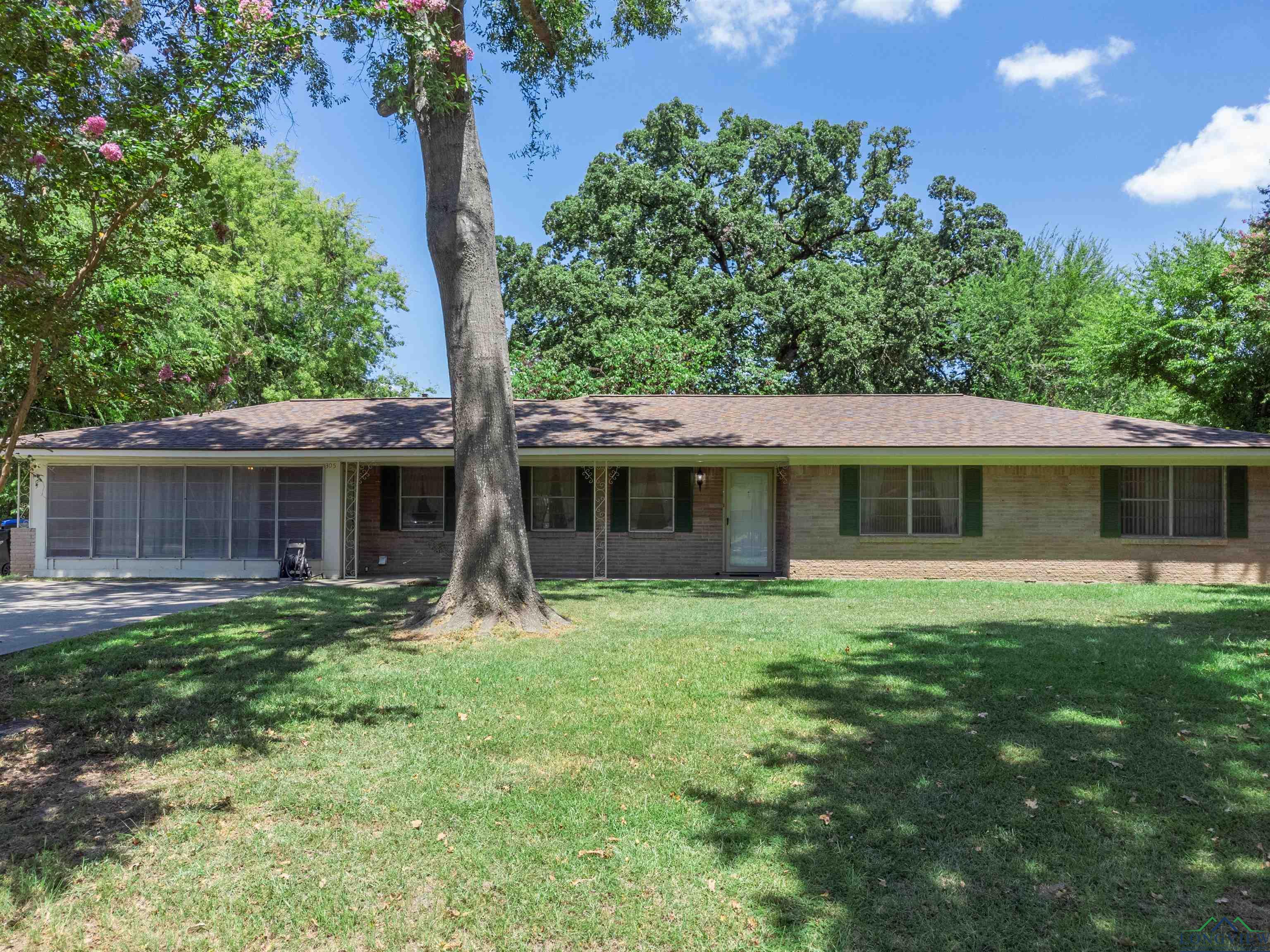 305 Evergreen St, Longview, Texas image 1