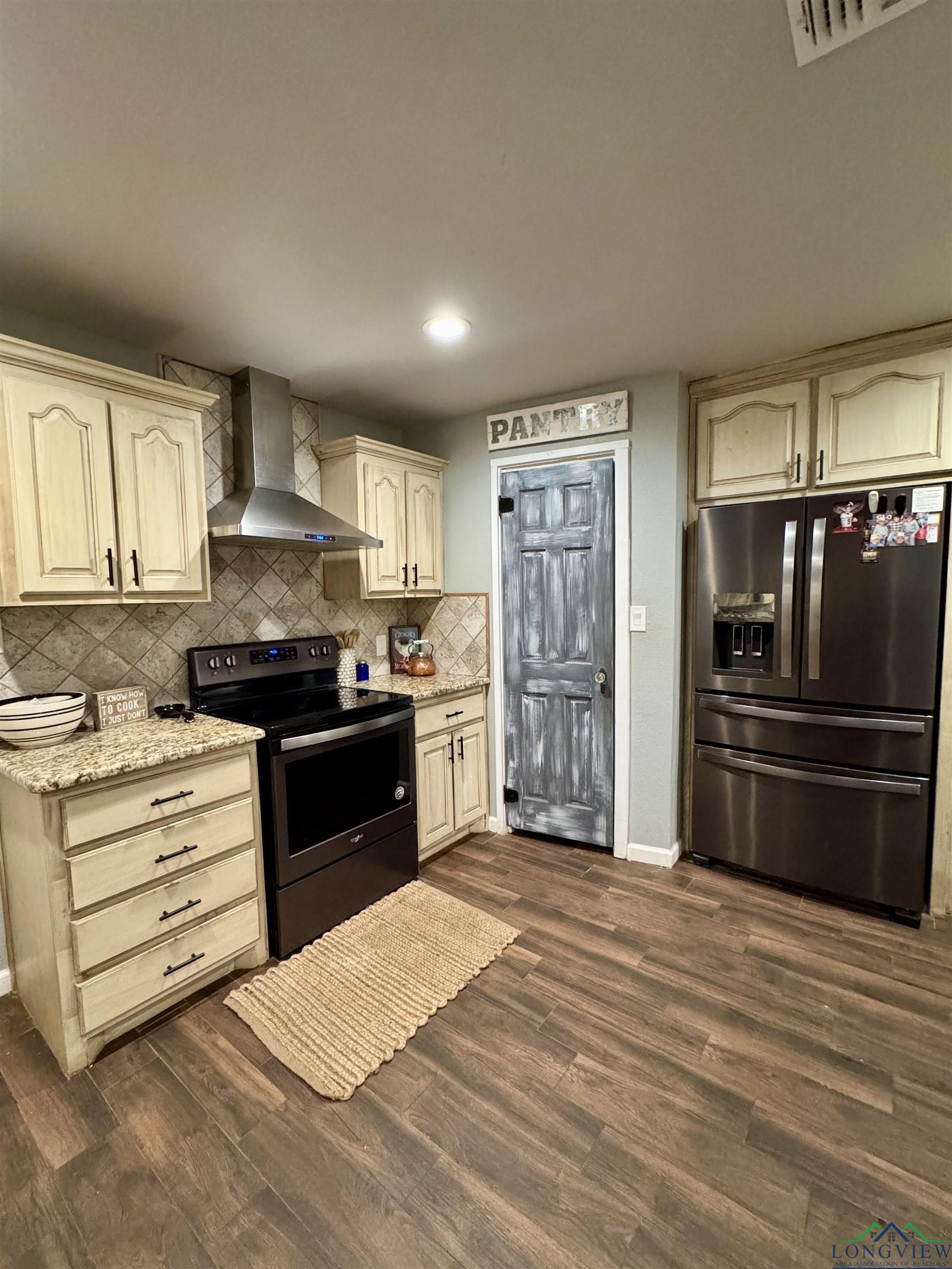 71 County Road 2936, Hughes Springs, Texas image 10