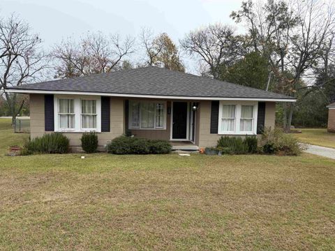 Apartment For Sale - 209 Bounds St<br/> Panola County, Carthage, TX 75633