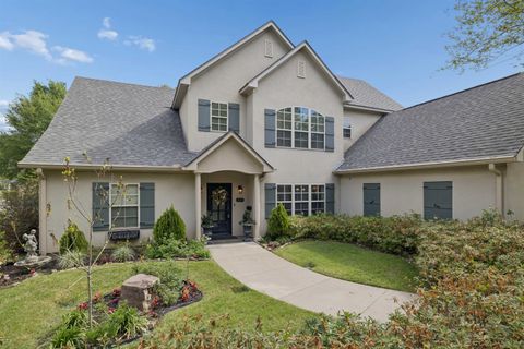 Homes For Sale - 1225 Pine Street<br/> Kilgore, TX 75662