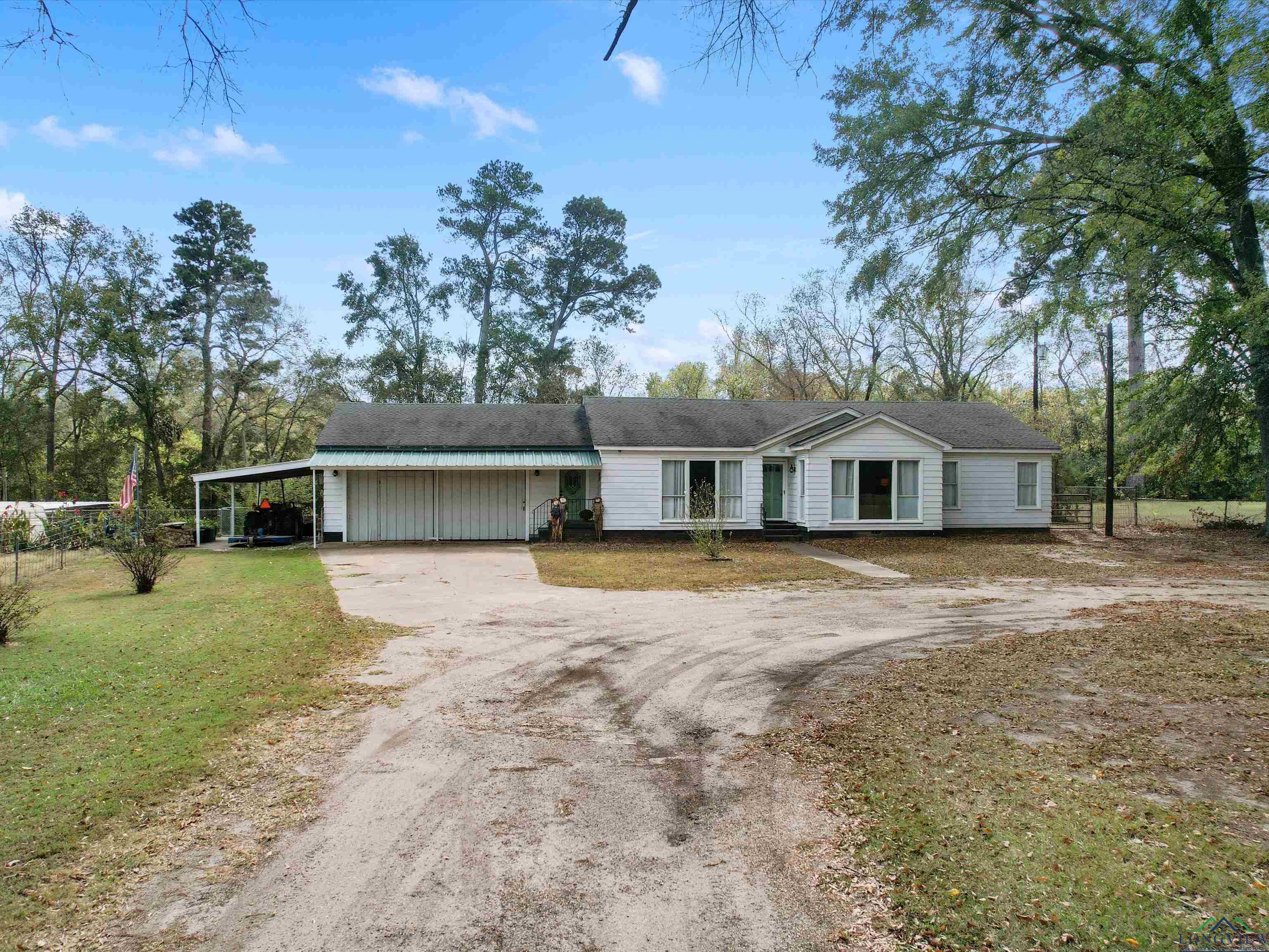 1969 S Tyler Rd, Gladewater, Texas image 1