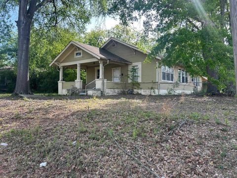 Homes For Sale - 1101 Gordon Street<br/> Marshall, TX 75670