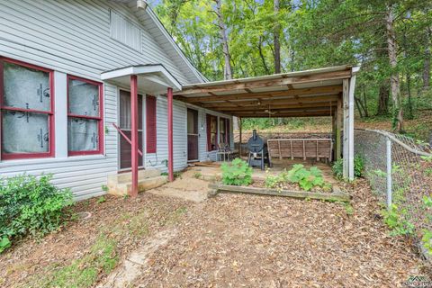 A home in Hughes Springs