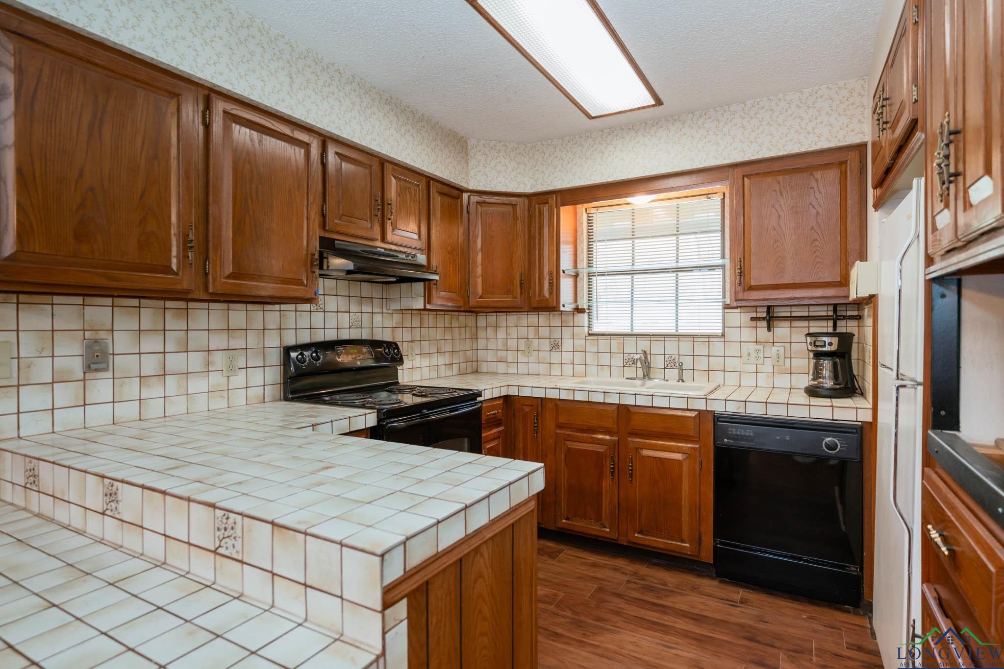 6933 S Beaverwood Street, Gilmer, Texas image 9