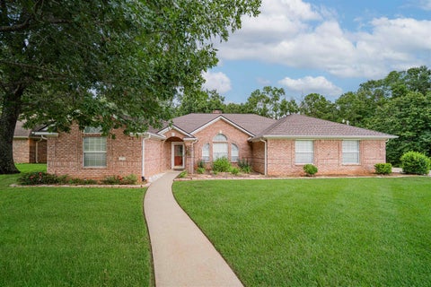 Homes For Sale - 17 Bermuda Ln<br/> Longview, TX 75605