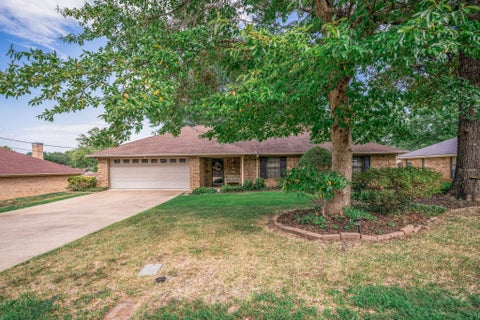 Homes For Sale - 2904 Crossroads Dr<br/> Longview, TX 75605