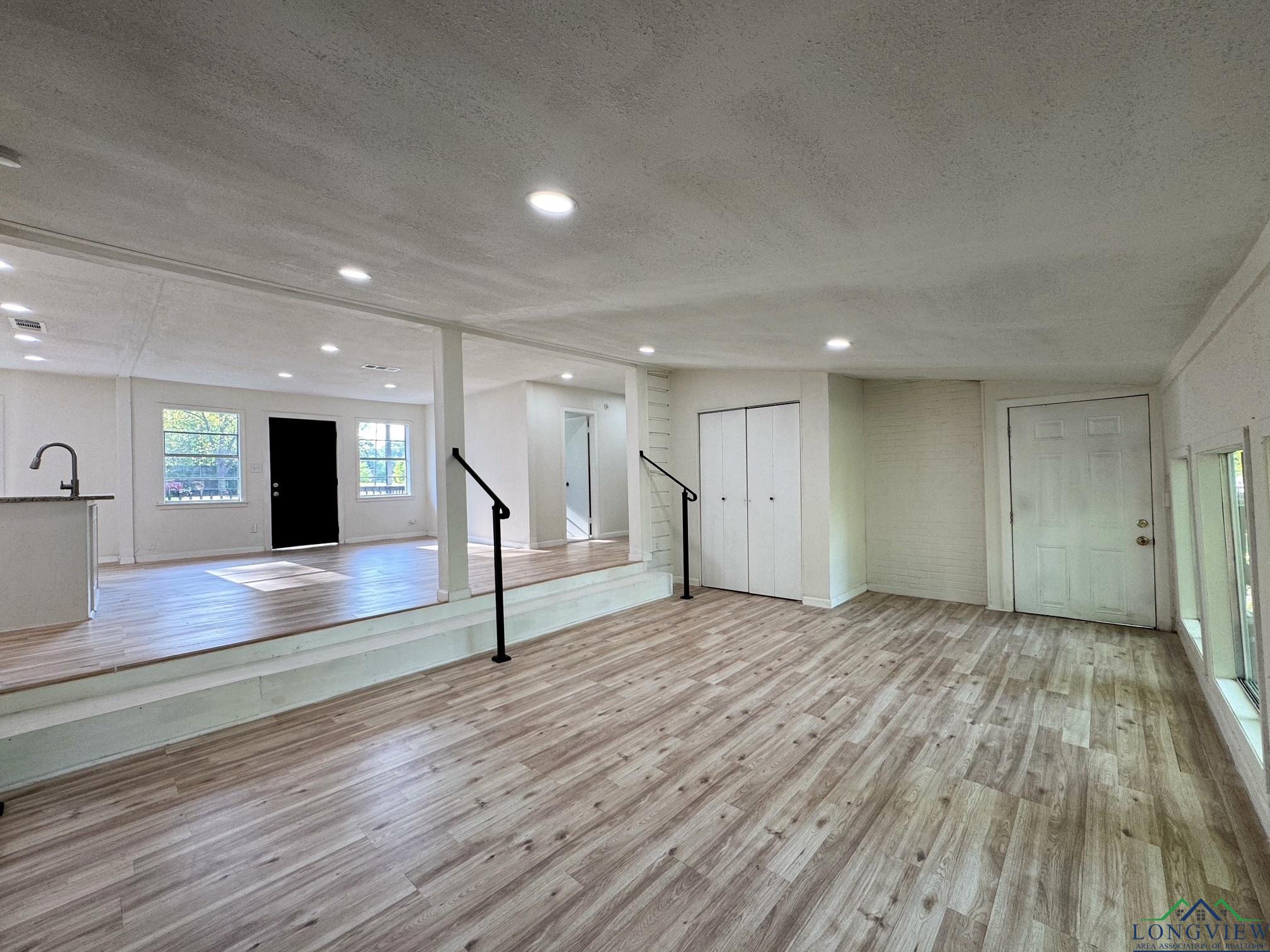 312 N Florey Street, Mount Pleasant, Texas image 10