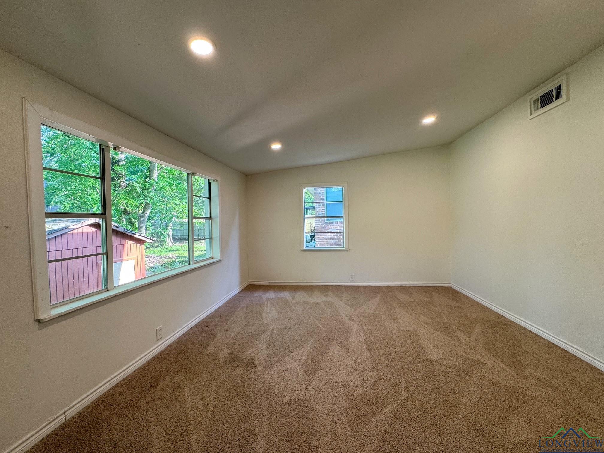 312 N Florey Street, Mount Pleasant, Texas image 14