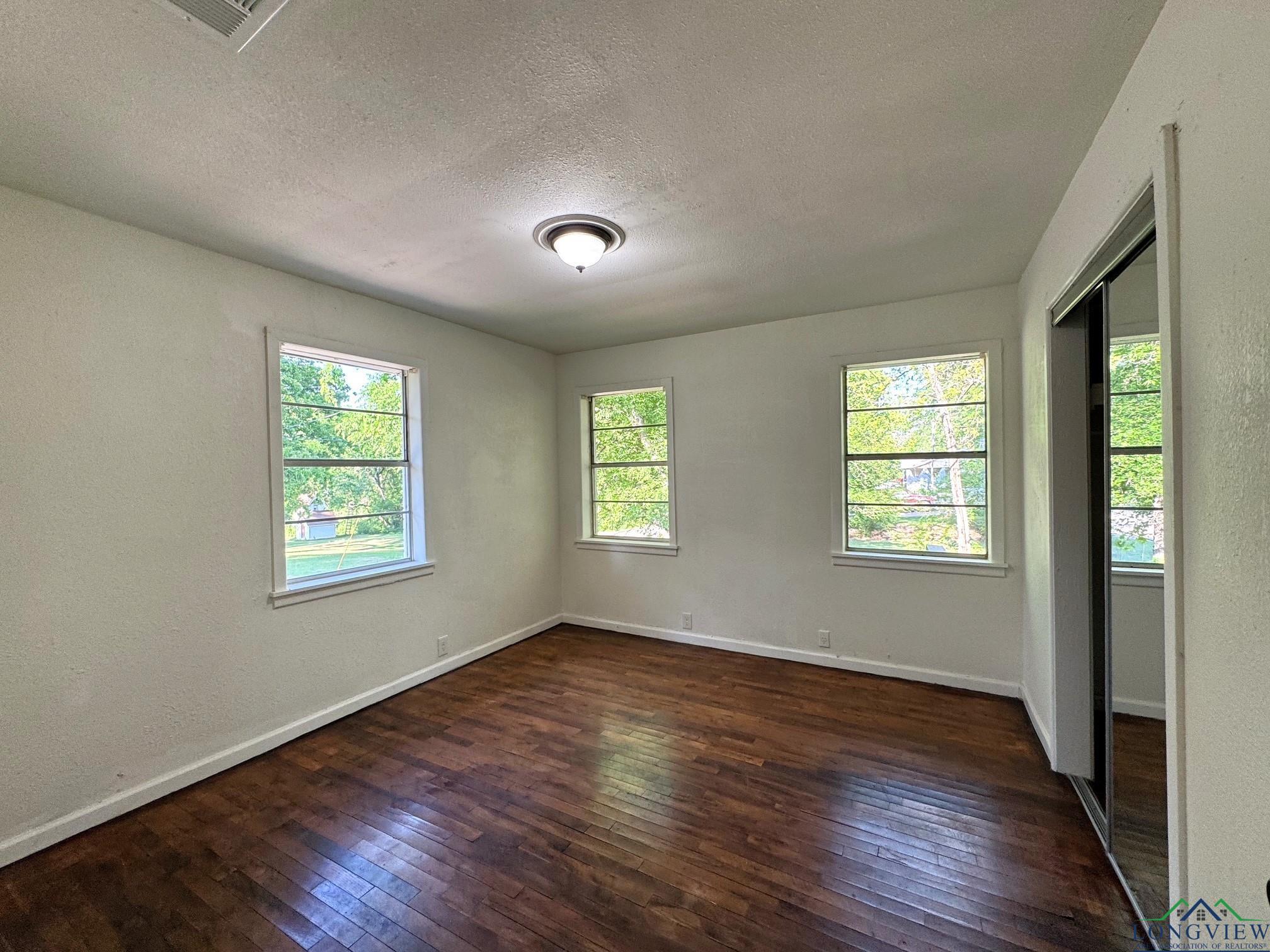 312 N Florey Street, Mount Pleasant, Texas image 11