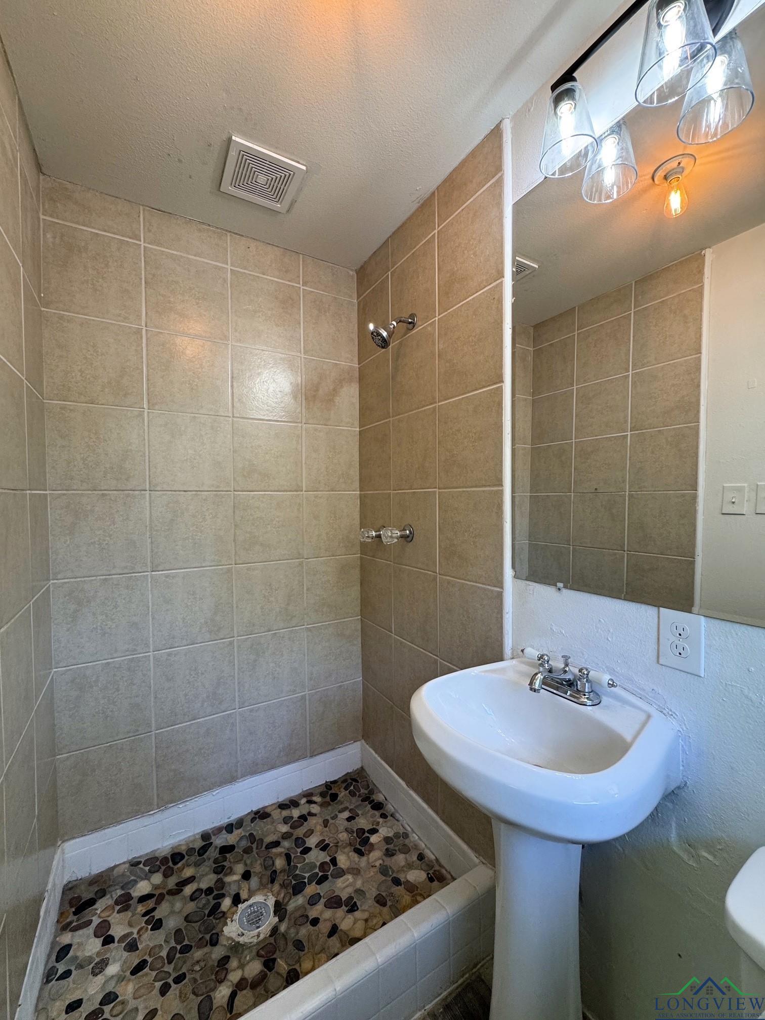 312 N Florey Street, Mount Pleasant, Texas image 12
