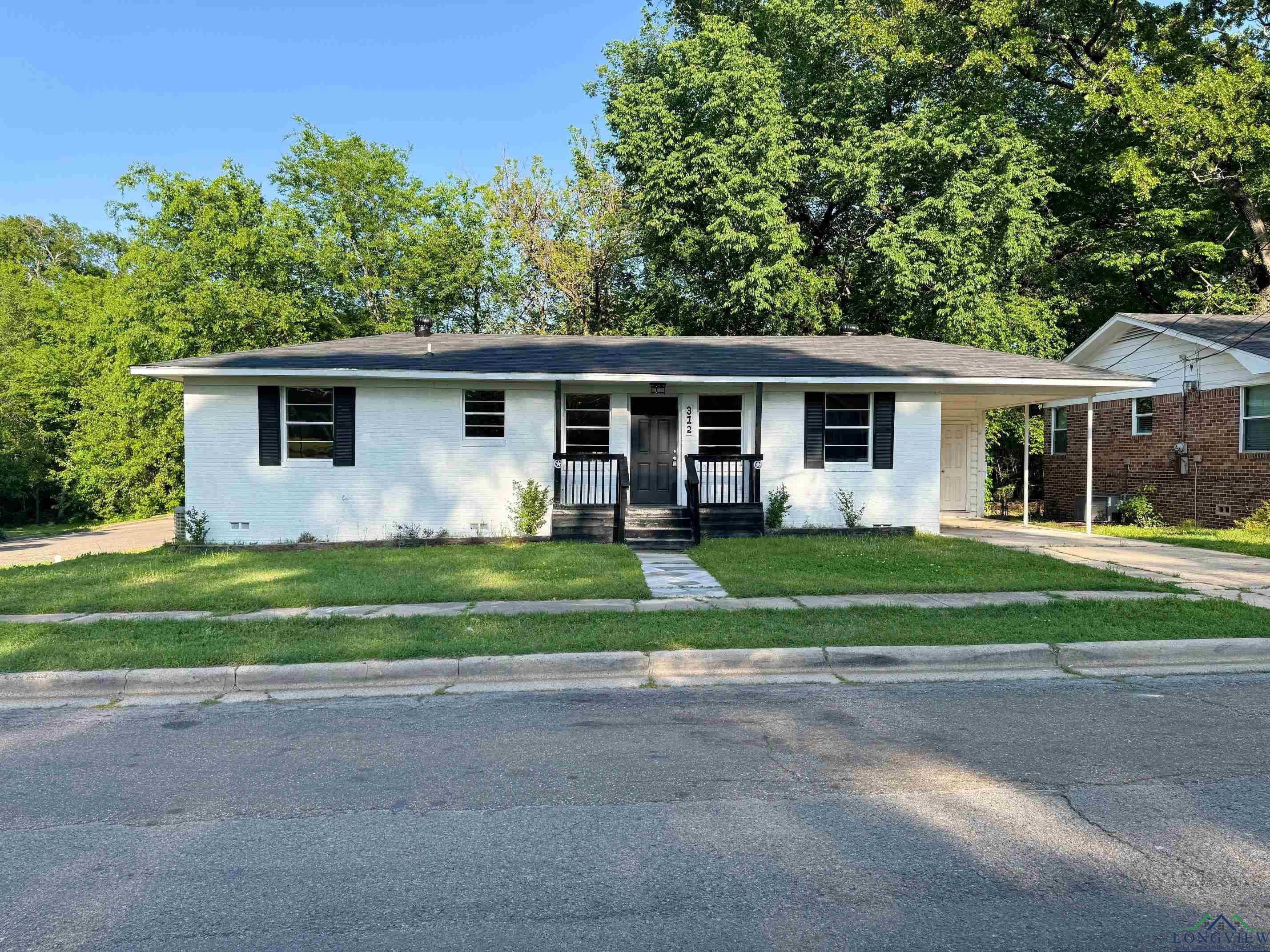 312 N Florey Street, Mount Pleasant, Texas image 1