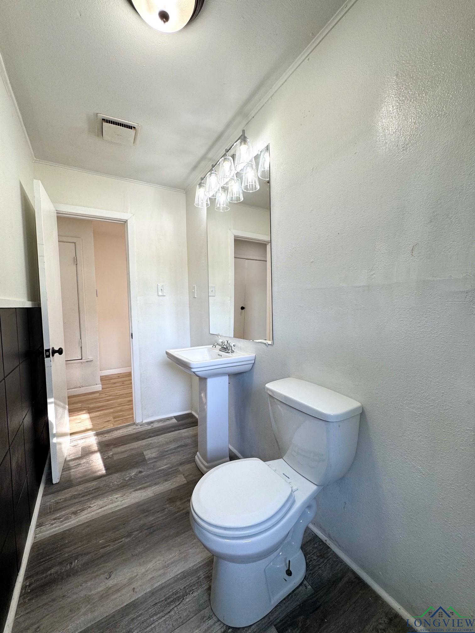 312 N Florey Street, Mount Pleasant, Texas image 16